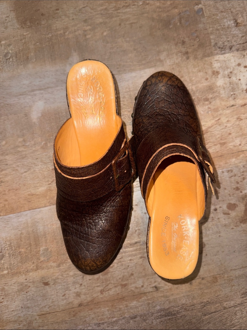 Kork‑Ease Leather Clogs – Brown Buckle Strap Slip‑On Mules – Size 10/42